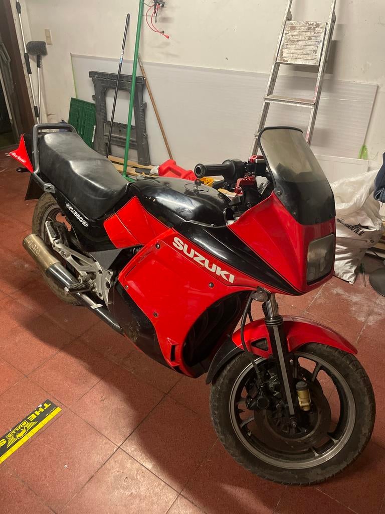 Suzuki GS550F, Particulier