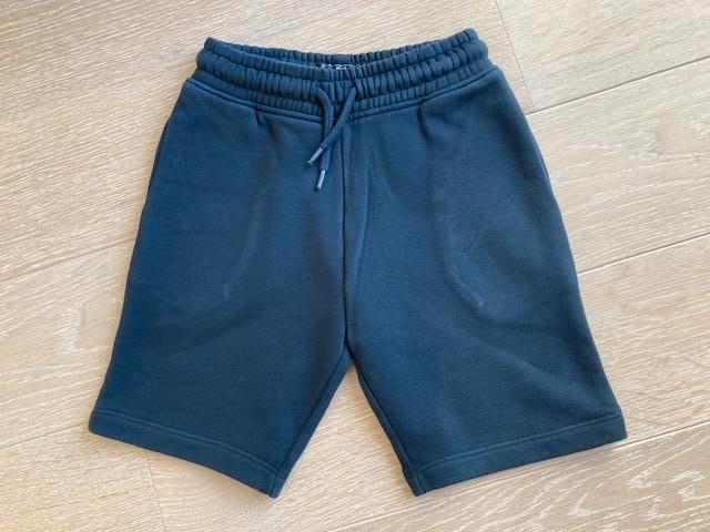 Zwarte short in joggingstof Next 122 cm, Kinderen en Baby's, Broek, Ophalen of Verzenden, Zo goed als nieuw, Next
