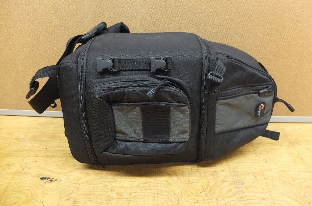 Lowepro Slingshot 202AW, Audio, Tv en Foto, Foto | Cameratassen, Gevoerd, Slingtas, Ophalen of Verzenden, Zwart