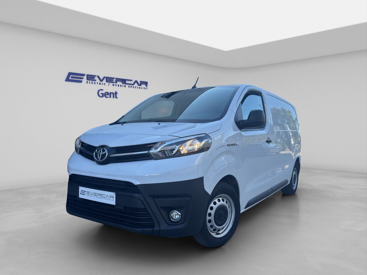 Toyota Pro Ace Electric, 4 deurs, 0 min, Wit, Toyota