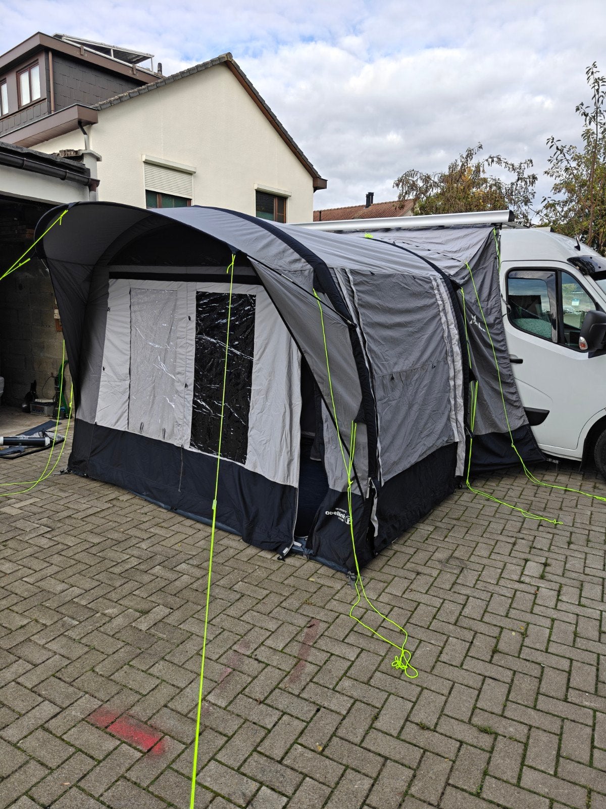 bustent, Ophalen, Zo goed als nieuw