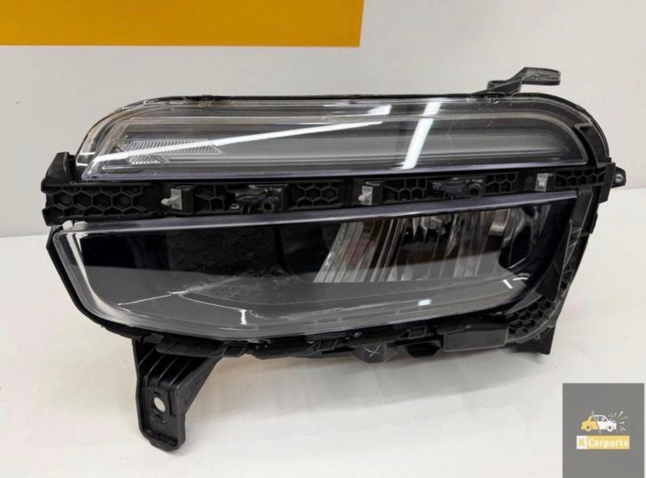 JEEP AVENGER PERFORMANCE LED KOPLAMP 52218719 LINKS, Stellantis N.V., Info@stellantis.com, Utilisé, Taurusavenue 1
2132 LS  Hoofddorp, NL