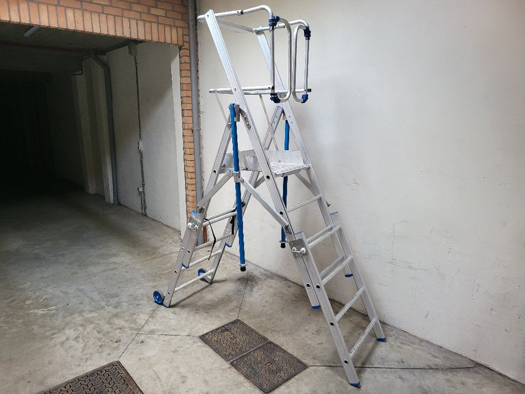 Solide Telescopisch werkplatform PIRL 4-6 treden (PIRL0406), Doe-het-zelf en Bouw, Ophalen of Verzenden, Zo goed als nieuw, Rolsteiger of Kamersteiger
