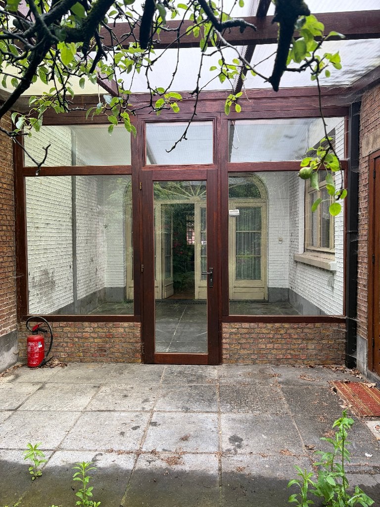 Houten veranda met 2 grote ramen en 1 deur, Tuin en Terras, Overkappingen, Ophalen, Zo goed als nieuw, Veranda