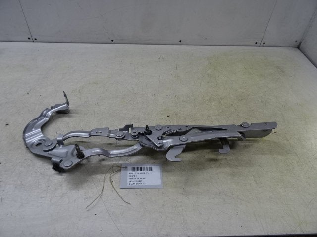 CHARNIERE DE CAPOT DROIT Audi TT (FV3 / FVP) (8S0823302D), Autos : Pièces & Accessoires, Auto-Union-Straße  1,
85057  Ingolstadt, DE