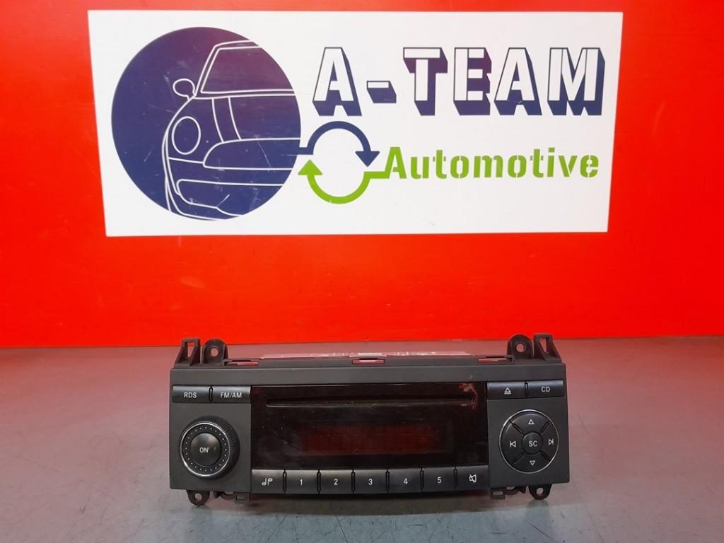 RADIO Mercedes-Benz A (W169) (01-2004/06-2012) (A1698200086), Gebruikt, Mercedes-Benz