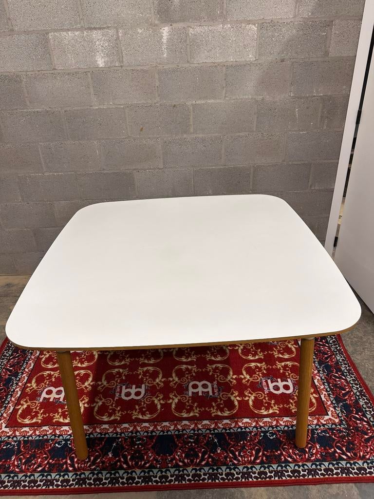 Normann copenhagen form tafel, Maison & Meubles, Tables | Tables d'appoint, Comme neuf, Bois, Enlèvement