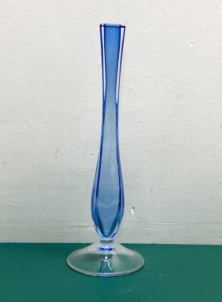Val Saint Lambert - Vase vintage en cristal bleu, Antiquités & Art, Enlèvement ou Envoi