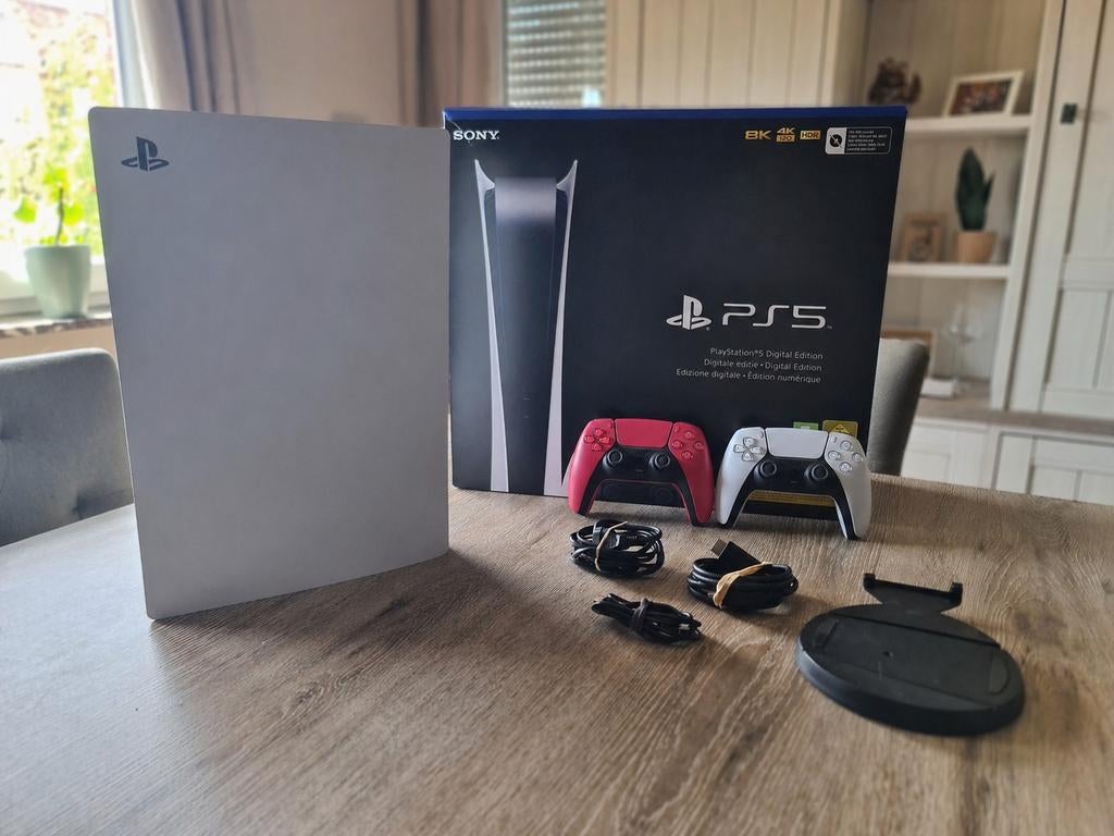 PlayStation 5 Digital 1TB + 2 manettes - Très bon état, Consoles de jeu & Jeux vidéo, Consoles de jeu | Sony PlayStation 5, Comme neuf