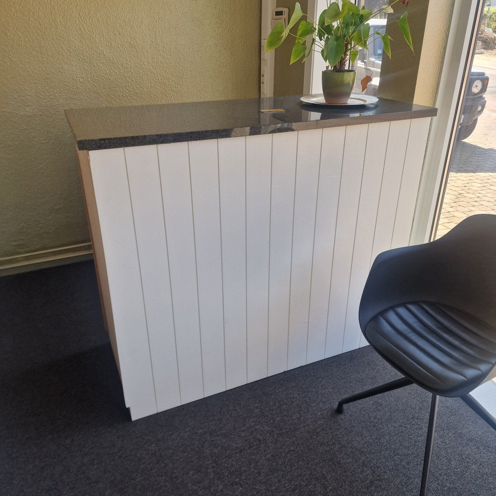 Moderne receptietoog / ontvangstbalie met granieten werkblad, Zakelijke goederen, Ophalen
