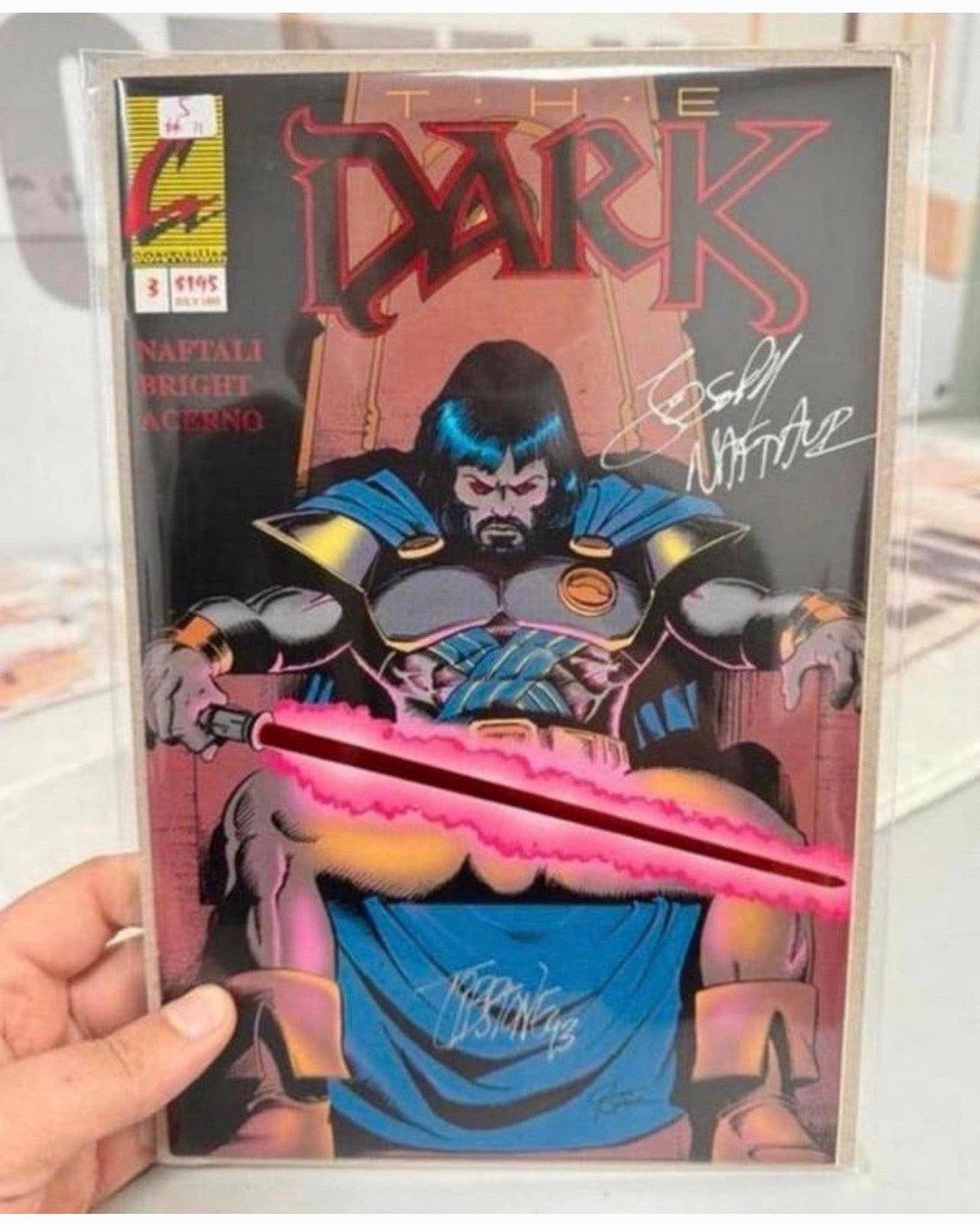 The Dark #3 a signé deux fois le comic Joseph Todd Lidstone, Enlèvement ou Envoi, Comme neuf