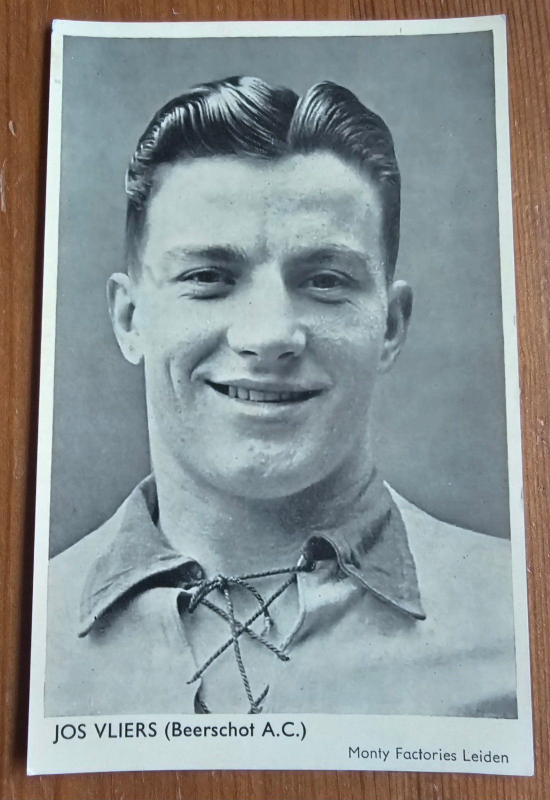 1955 Monty Factories Leiden Jos Vliers Beerschot AC Voetbal!, Hobby en Vrije tijd, Stickers en Plaatjes, Zo goed als nieuw, Plaatje