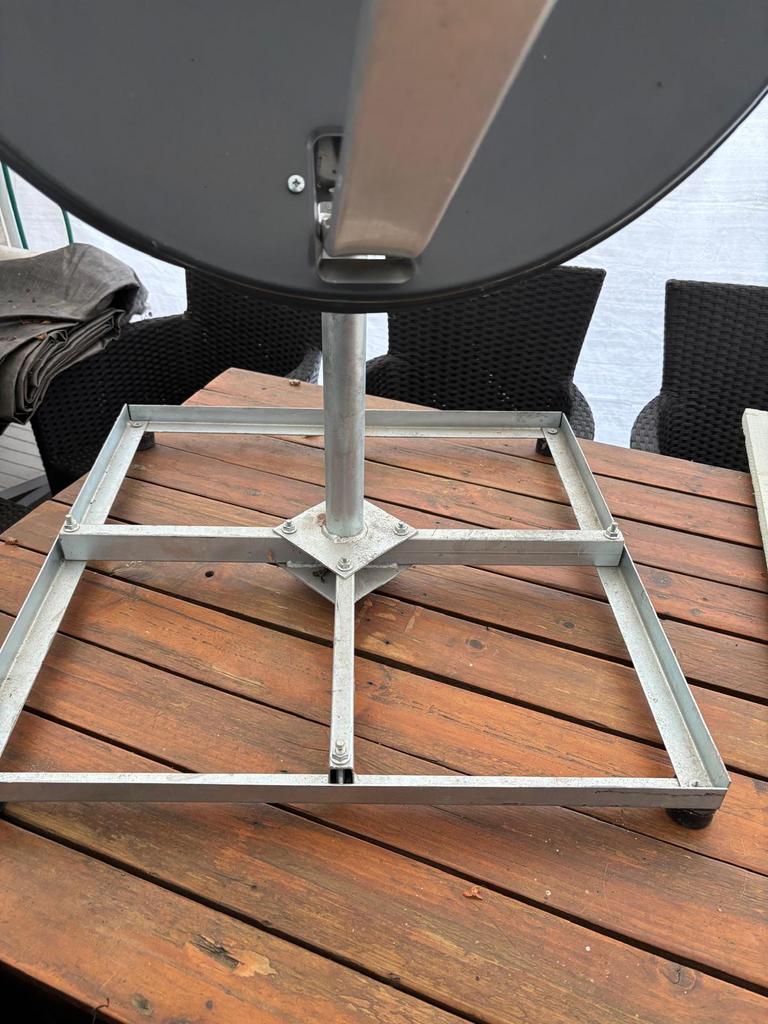 Schotelantenne 60cm, Audio, Tv en Foto, Schotelantennes, Ophalen, Zo goed als nieuw, (Schotel)antenne