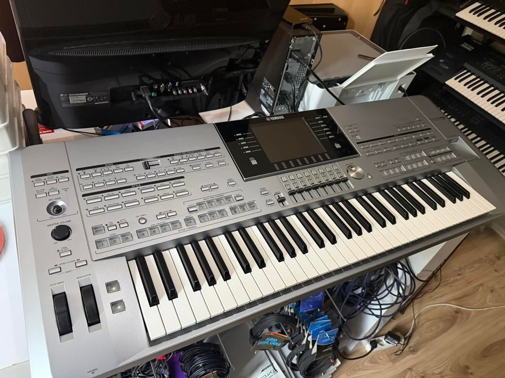 Yamaha tyros 5 61, Muziek en Instrumenten, Ophalen, Zo goed als nieuw