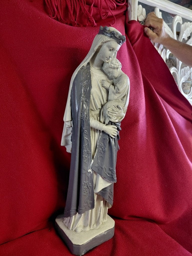Groot heiligenbeeld van Maria, Ophalen
