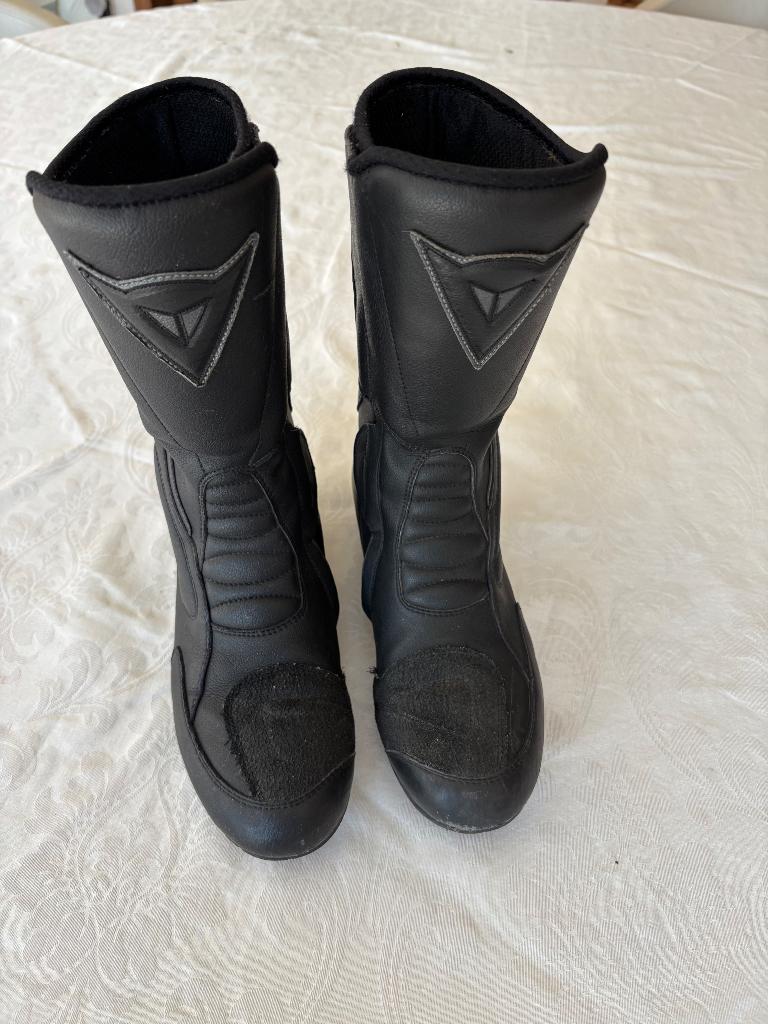 Dainese motolaarzen zwart leder, Motoren, Kleding | Motorkleding, Ophalen, Dainese, Dames, Laarzen
