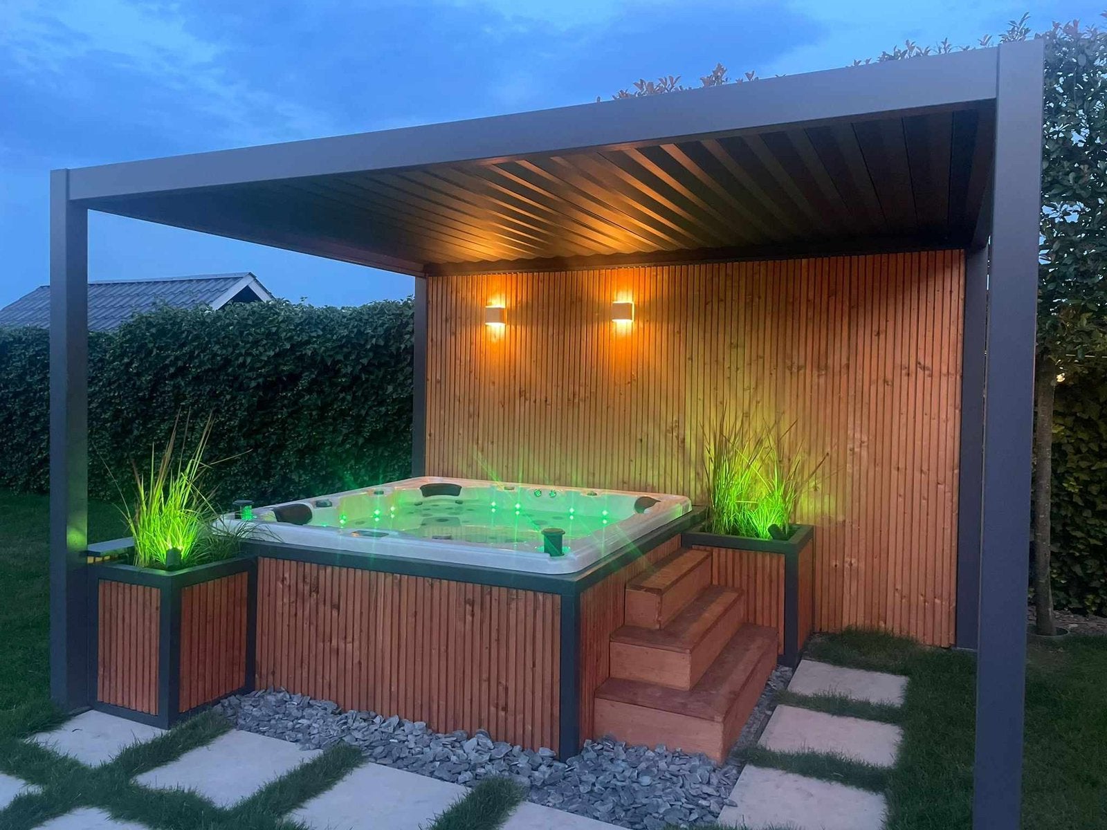 Jacuzzi met overkapping, Tuin en Terras, Bubbelbaden en Hottubs, Ophalen, Gebruikt, Trap, Vast
