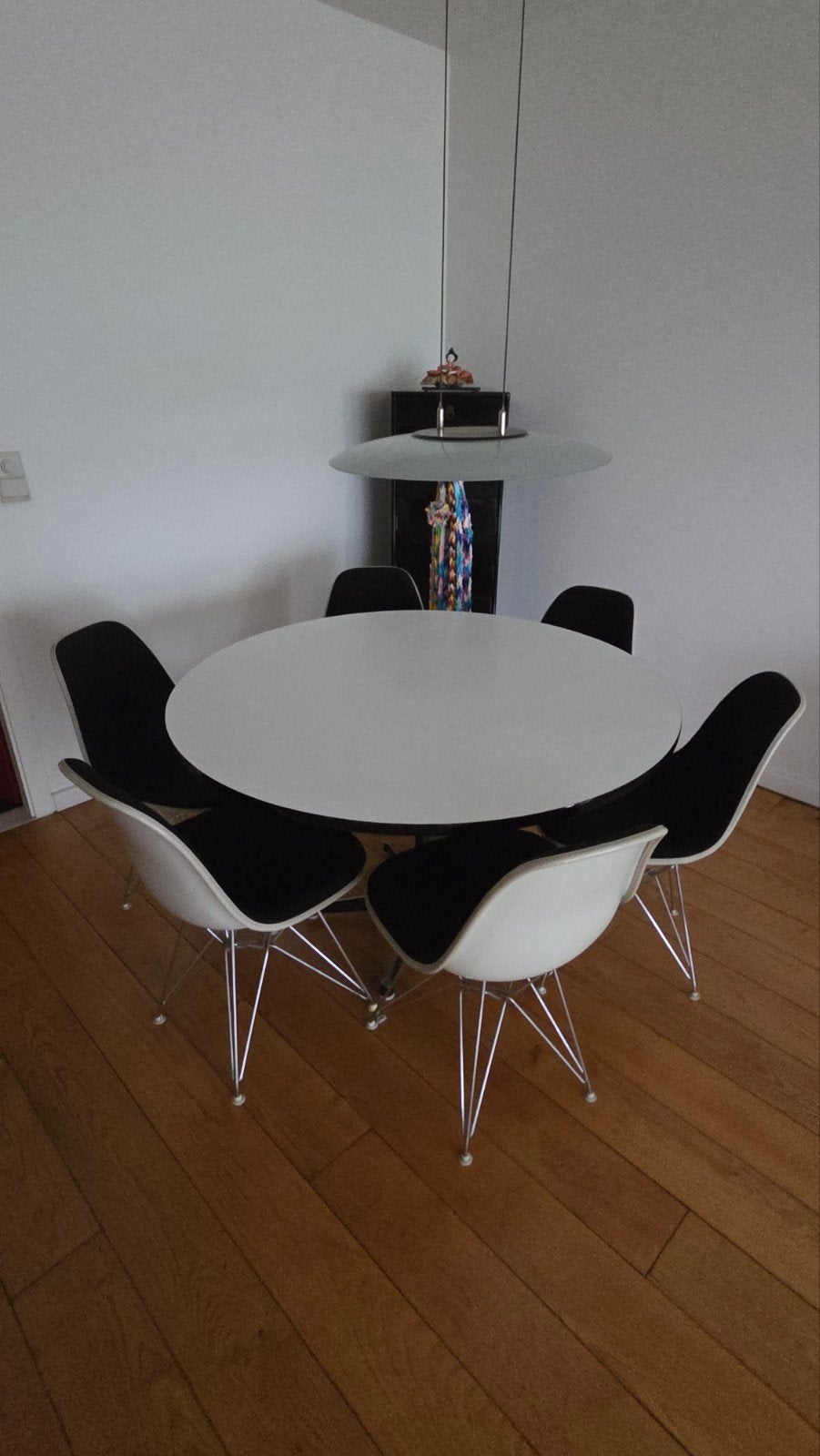 Eames/ Herman Miller eettafel en 6 stoelen, Huis en Inrichting, Ophalen, Zo goed als nieuw
