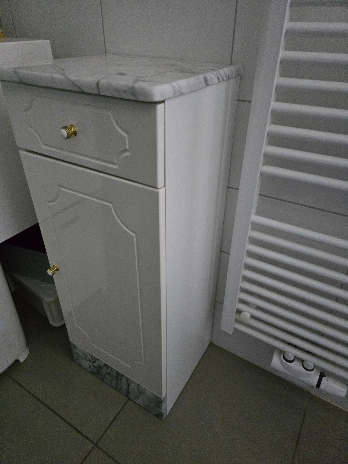 badkamer kastje met marmerblad  (brico), Enlèvement, Comme neuf, Armoire (mi-)haute