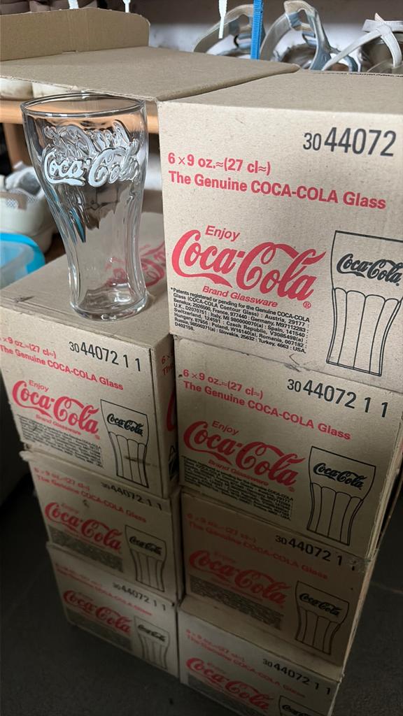 50 nieuwe cola glazen, Verzamelen, Glas en Drinkglazen, Ophalen, Zo goed als nieuw