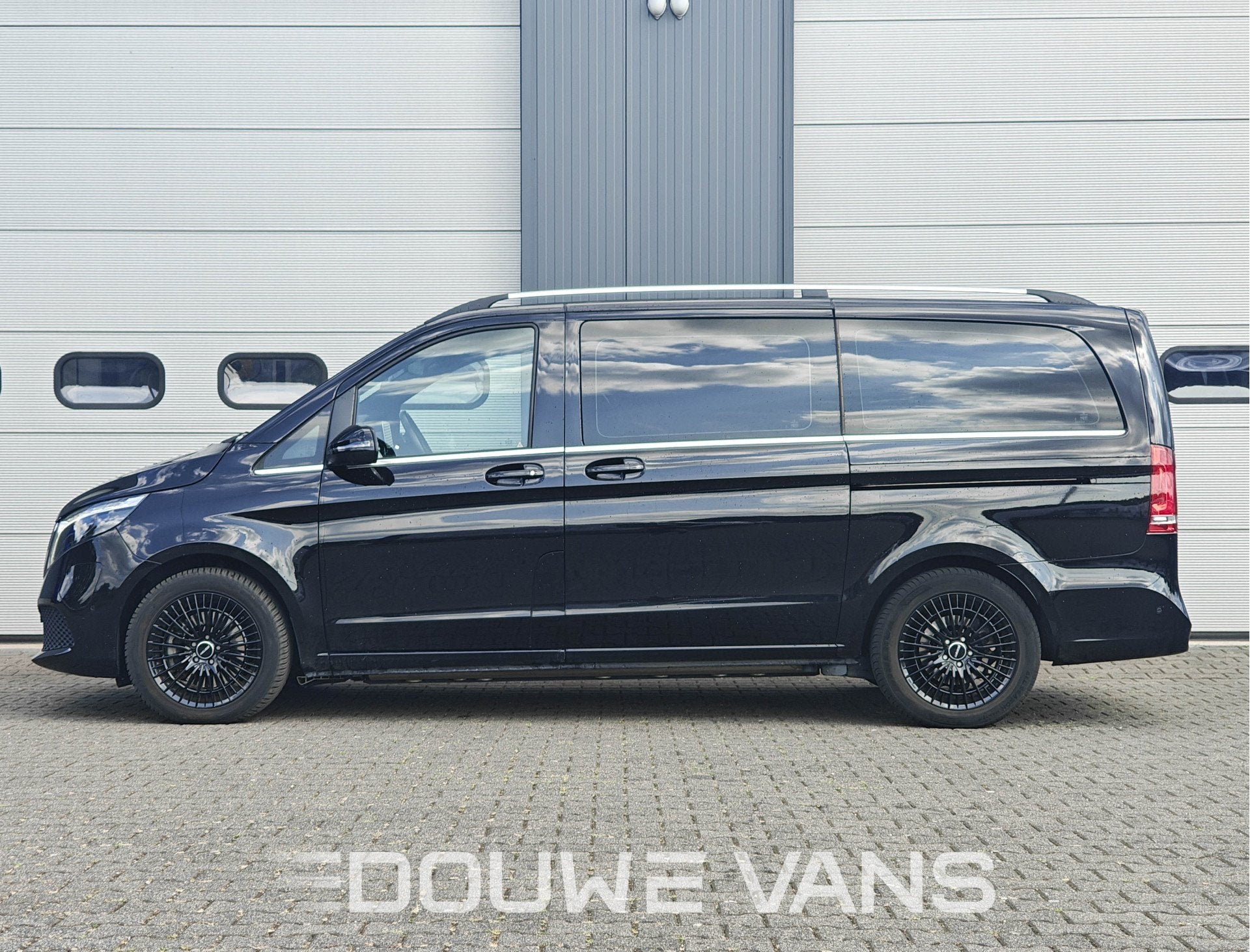 Mercedes-Benz EQV Lang Avantgarde MBUX 360° Camera Navi Led, Autos, Cuir, Achat, 4 portes, Entreprise