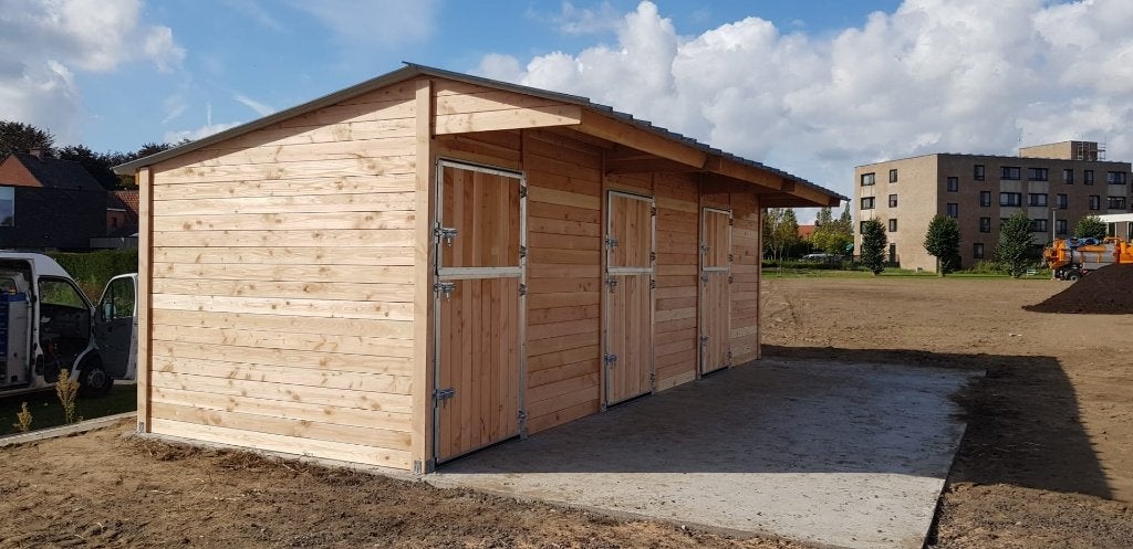 Drie Paardenstallen in Massief Douglashout 'NIEUW', Dieren en Toebehoren, Stalling en Weidegang, Stalling, 2 of 3 paarden of pony's