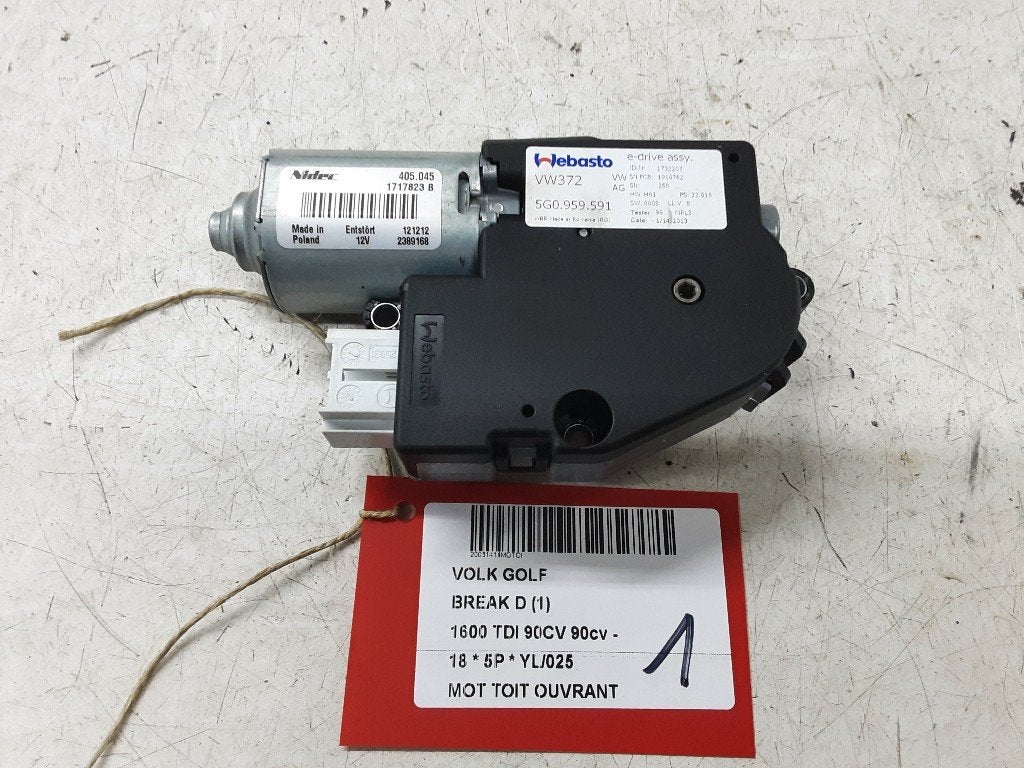 TOIT OUVRANT MOTEUR Golf VII Variant (AUVV) (5G0959591), Volkswagen, Mevr. I. Hauben, Utilisé, Rue de l'Espoir 34 34
4030  GRIVEGNÉE, BE