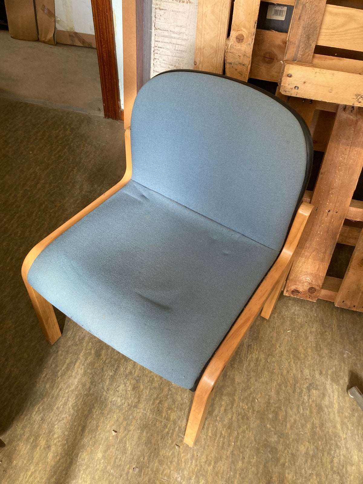 Stoelen vergaderruimte, Enlèvement