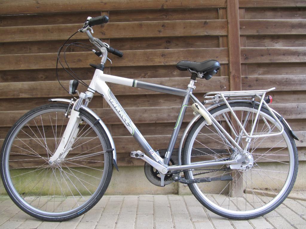 Twee herenfietsen 45 en 125 euro in Tielt -Winge 3390, Fietsen en Brommers, Ophalen, Versnellingen