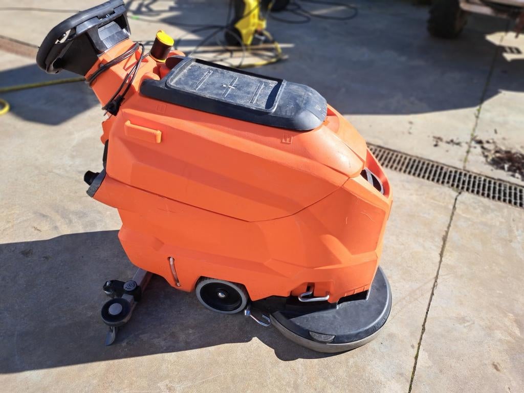 Schrobzuigmachine karcher BD 50/50 C, Doe-het-zelf en Bouw, Ophalen, Gebruikt