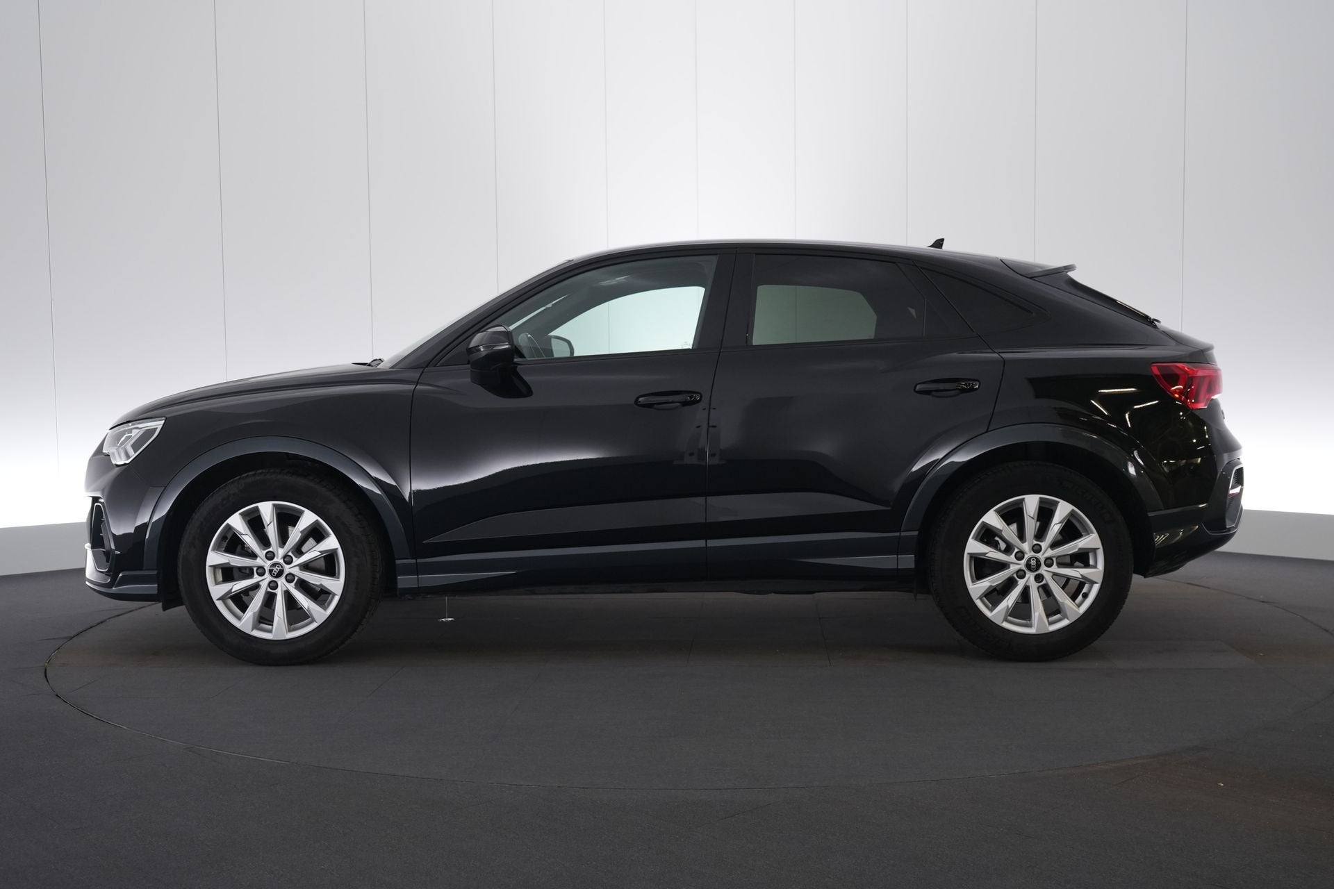 (2BDJ302) AUDI Q3 SPORTBACK, Autos, Achat, Entreprise, Alcantara, Automatique