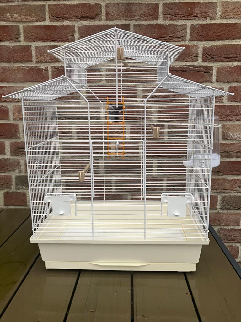 WITTE VOGELKOOI MET OPEN DAKJE PARKIET-KANARIE NU 45 EURO, Enlèvement, Comme neuf, Autres matériaux, Cage à oiseaux