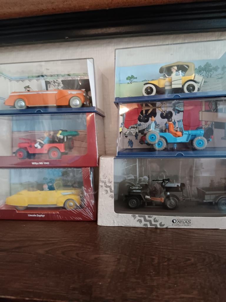 Tintin outos... dans des boîtes. 10 euros chacune, Collections, Enlèvement