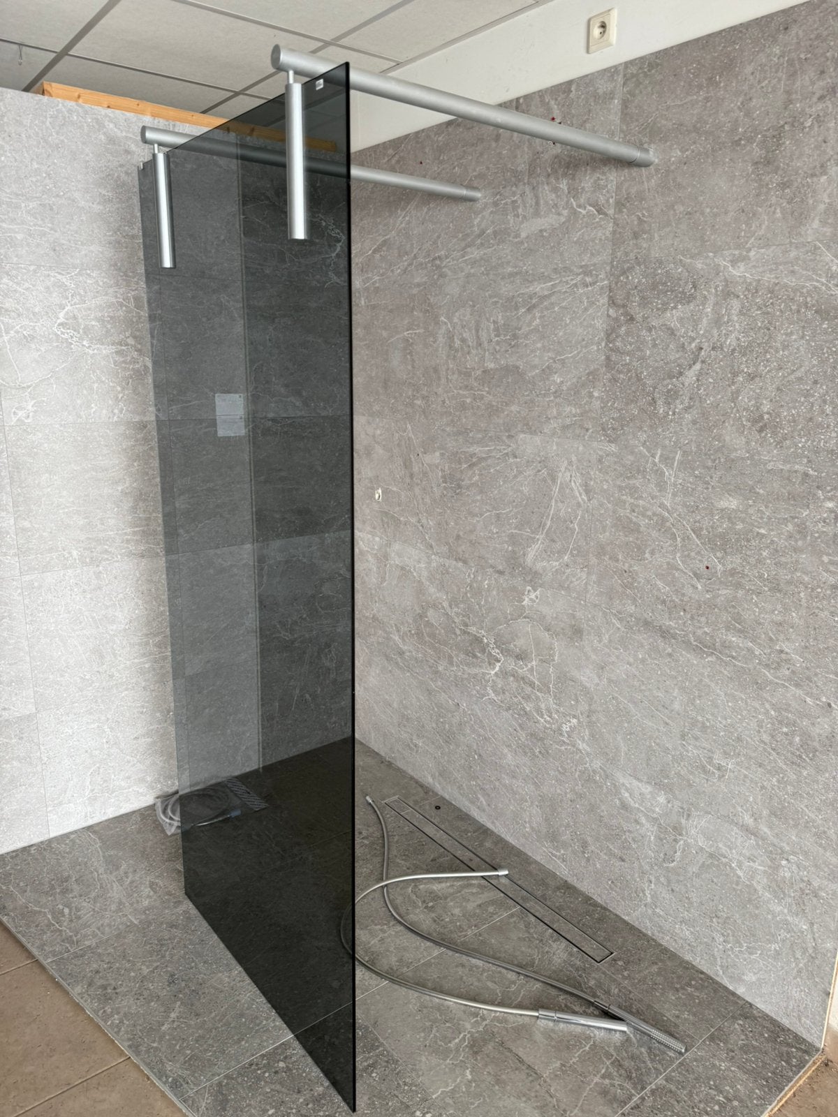 Douchewand , veiligheidsglas, Doe-het-zelf en Bouw, Sanitair, Ophalen, Nieuw, Glas