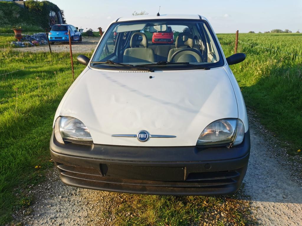 FIAT 600 PRÊT À IMMATRICULÉ 2010 97MKM, Auto's, Bedrijf, Radio, Te koop, Benzine