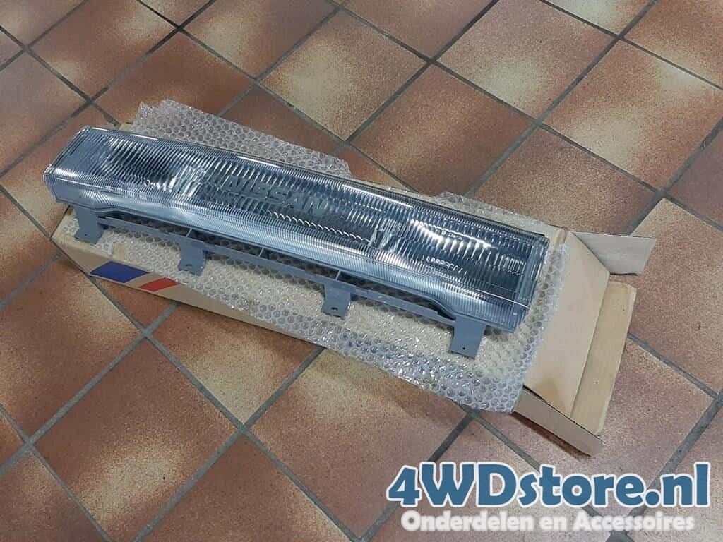 Grill Nissan Vanette  - 6267027C00, Neuf, -, -, Nissan