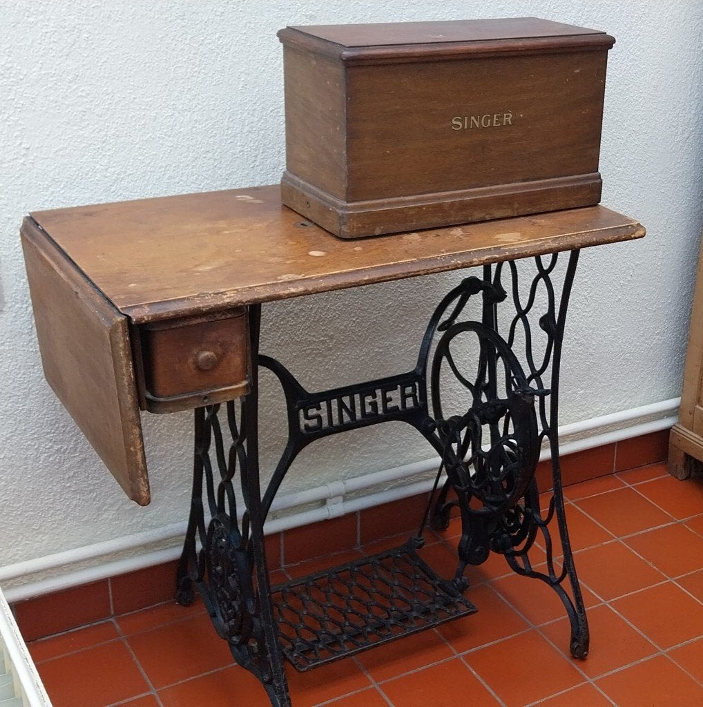 Machine à coudre ancienne SINGER, Antiquités & Art, Enlèvement