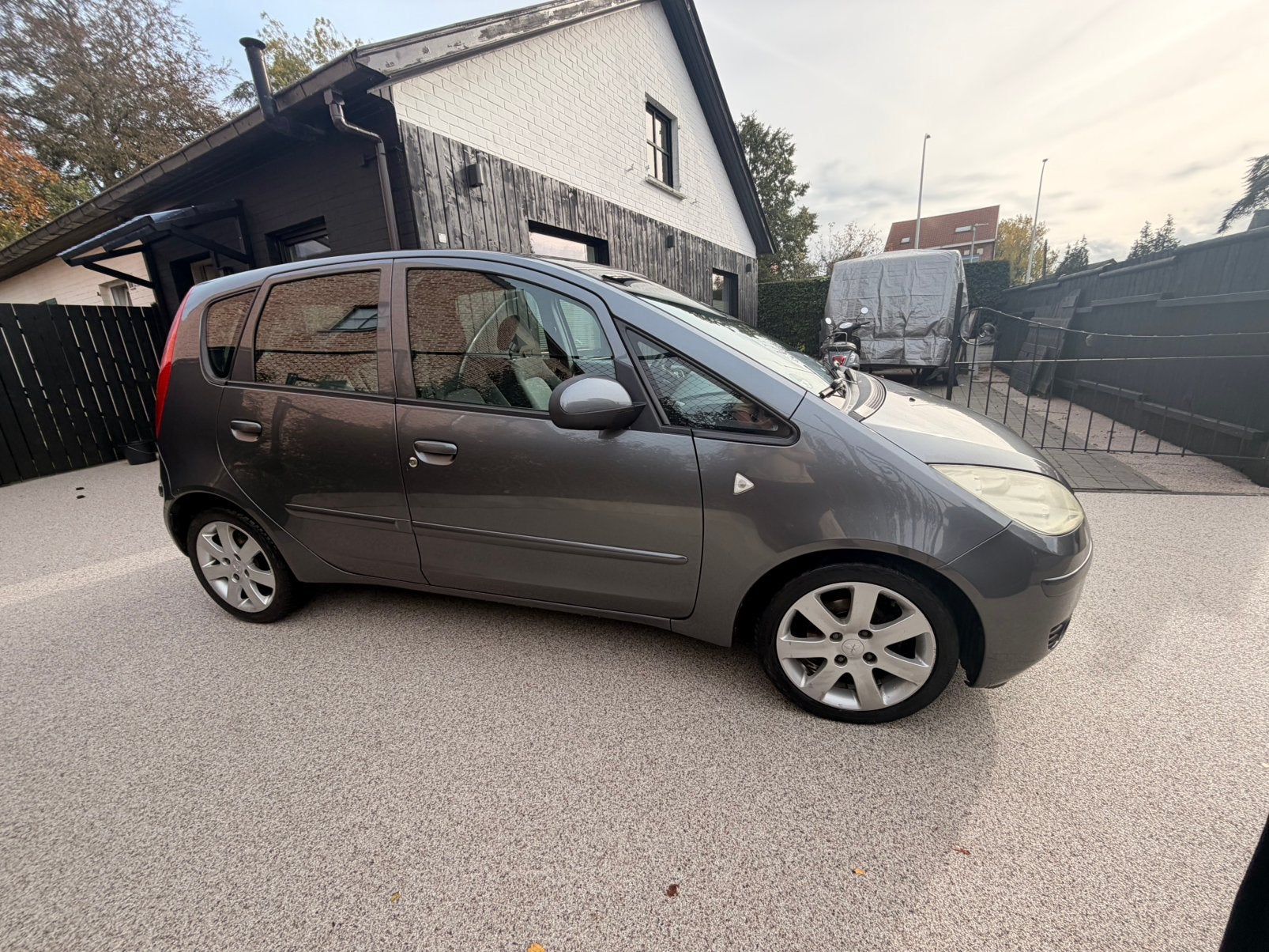 Mitsubishi Colt 1.3i automaat, Autos, Achat, Beige, Ordinateur de bord, 5 portes