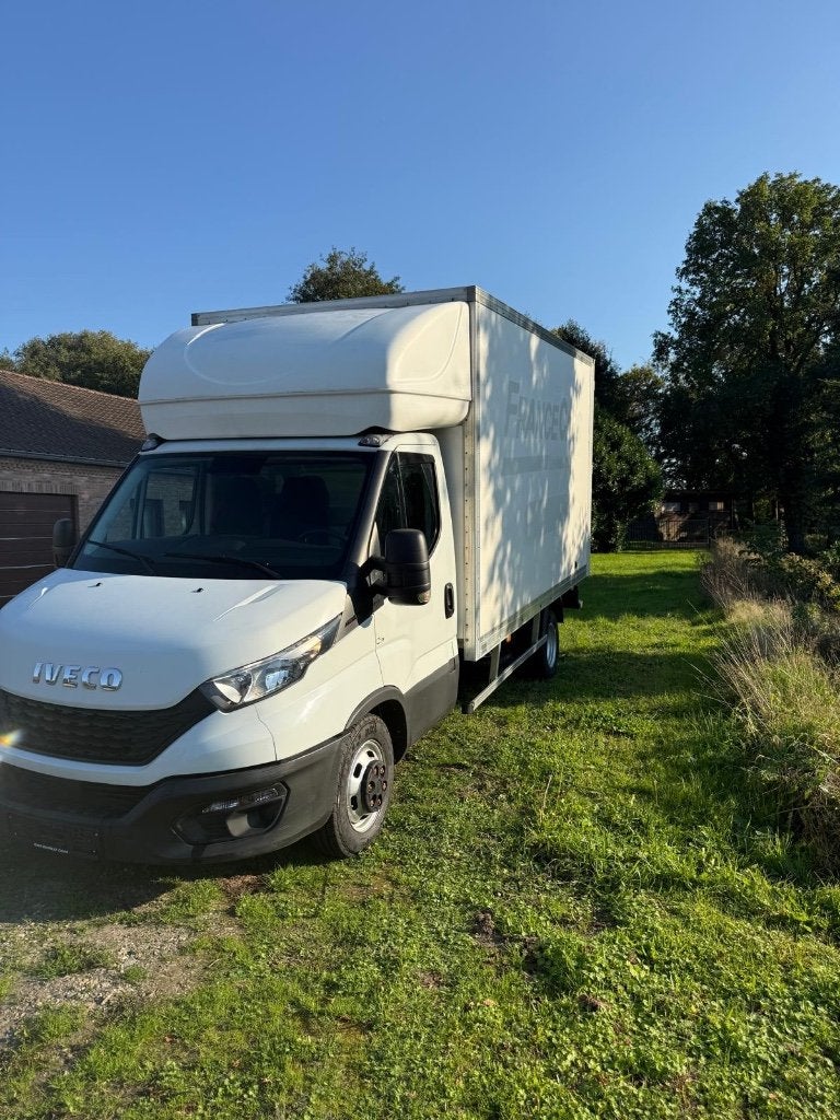 IVECO DAILY 35C16 – 3.0 DIESEL, 4 deurs, Stof, Iveco, Wit