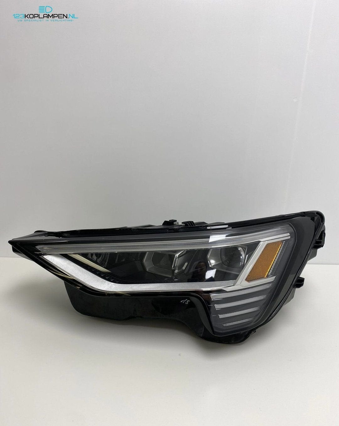 (VR) Audi E Tron 4KE USA Matrix koplamp links, Gebruikt, -, -, -