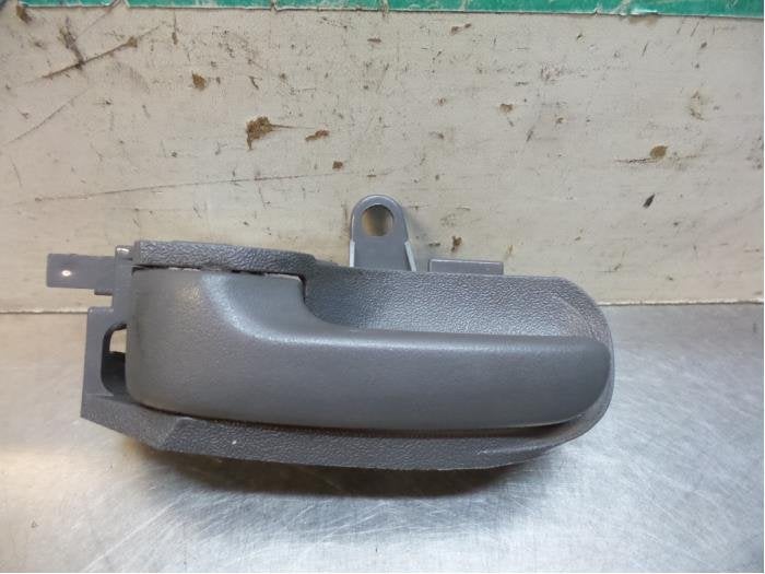 Poignée portière 4portes avant gauche d'un Peugeot 107 (10, -, 3 mois de garantie, Utilisé, -