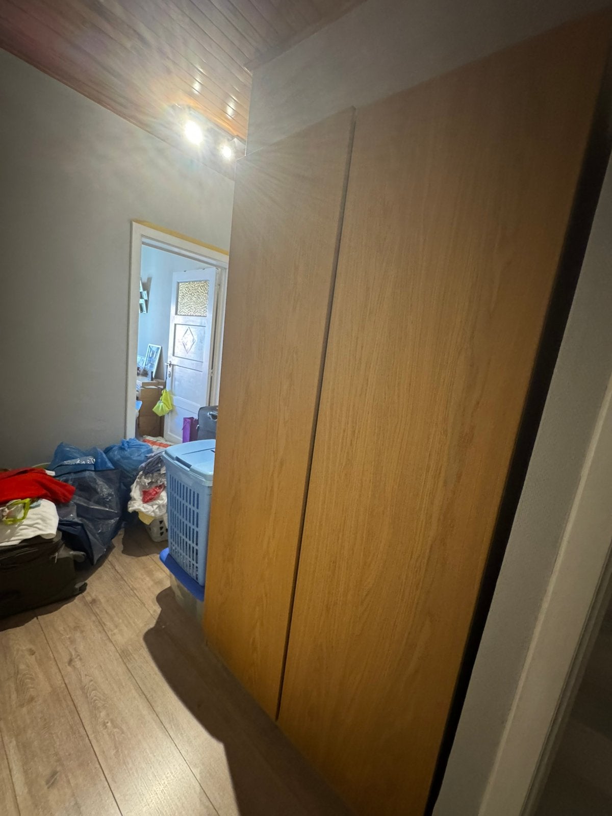 houten kledingkast—-40 euro — Leuven, Huis en Inrichting, Kasten | Kleerkasten, Ophalen, Zo goed als nieuw