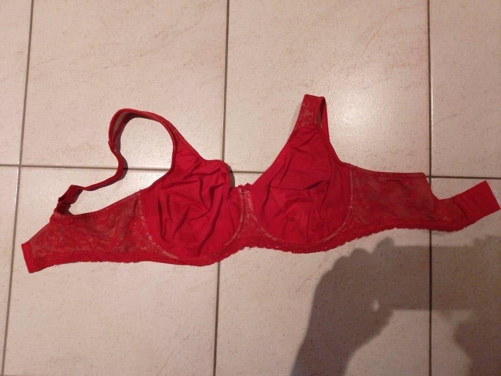 Kledij, rode bh, Kleding | Dames, Ondergoed en Lingerie, Rosa Faia, Ophalen of Verzenden, Rood, BH