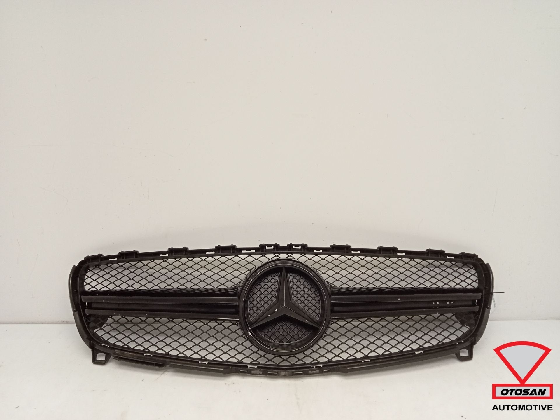 Grille de calandre Mercedes A W176 A45 AMG d'origine A176888, Mercedes-Benz AG, Mercedes-Benz, Utilisé, Mercedesstrasse 120
70372  Stuttgart, DE