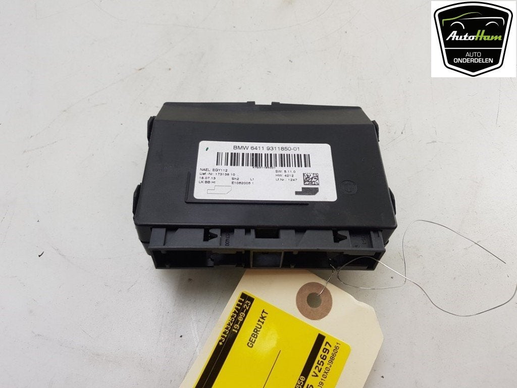 COMPUTER KACHEL BMW 3 serie (F30) (01-2011/10-2018), Gebruikt, BMW, Petuelring 130
80809  München, DE, Bayerische Motoren Werke AG