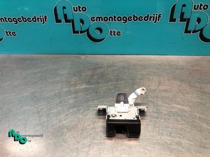 Slotmechaniek Achterklep van een Opel Corsa (Corsa C 00-), Gebruikt, -, -, Opel
