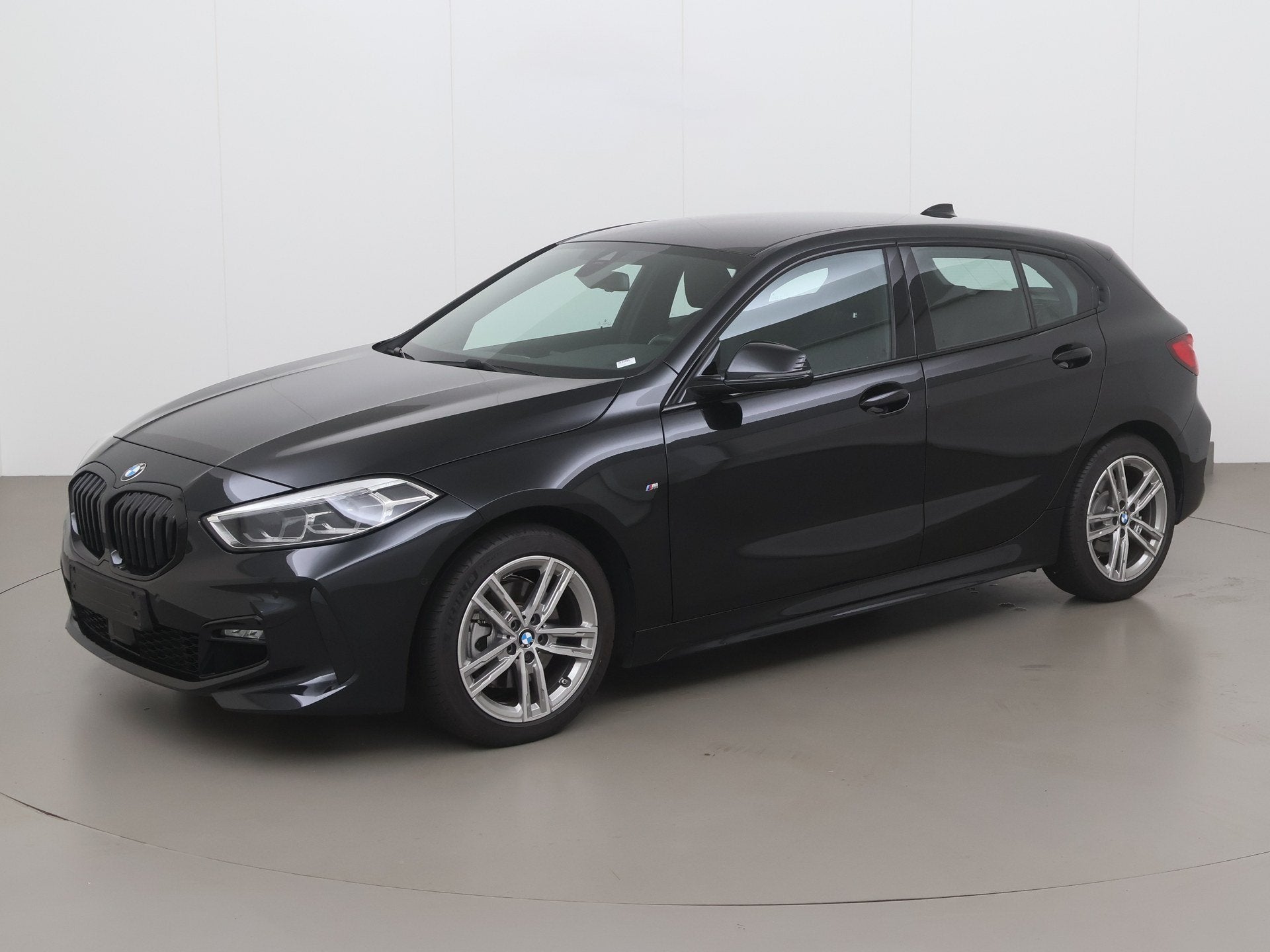 BMW 1 HATCH 118ia 136 AT, Auto's, Automaat, Overige modellen, Zwart, Bedrijf