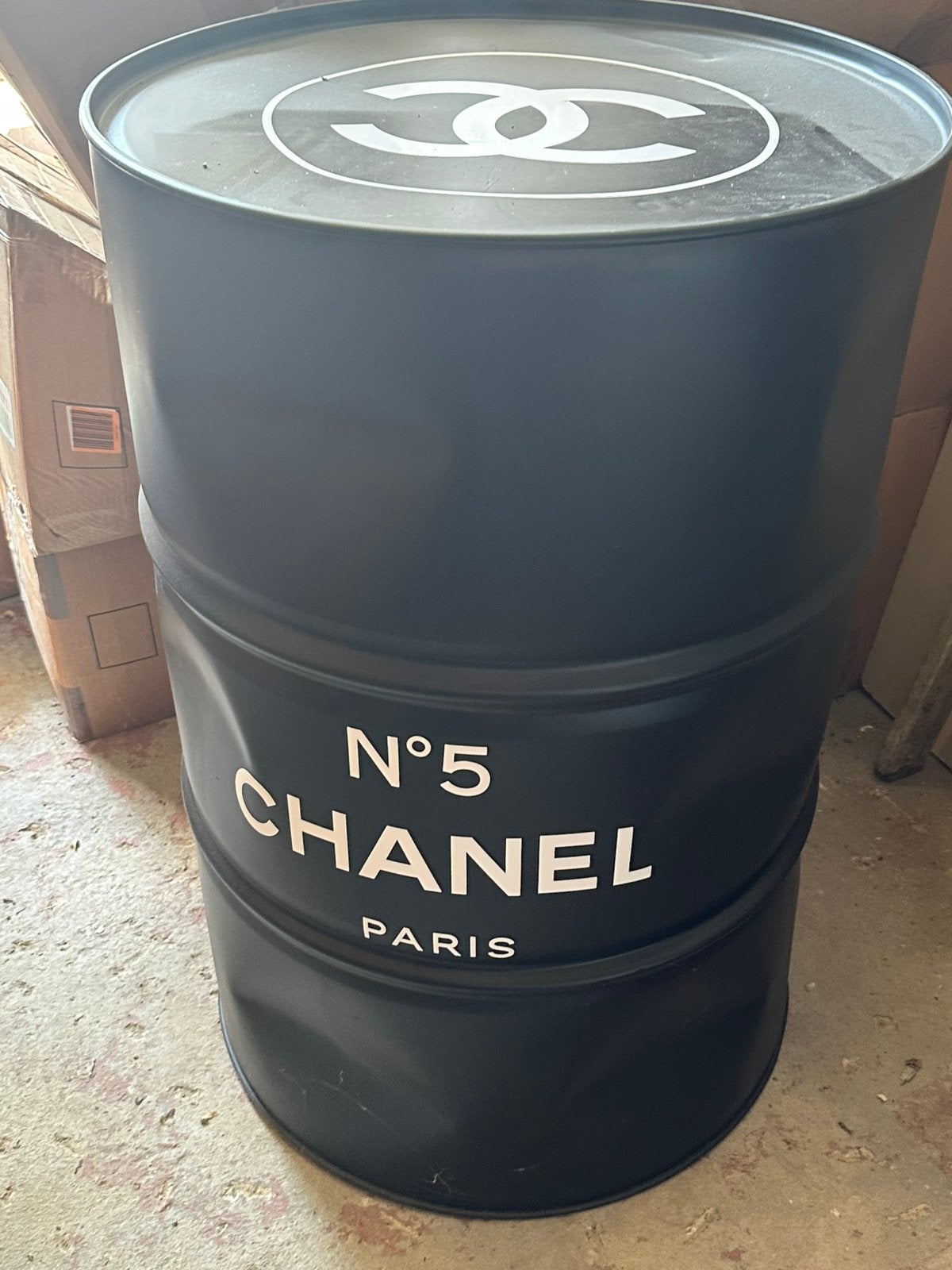 Tonneau Chanel, Antiquités & Art, Enlèvement