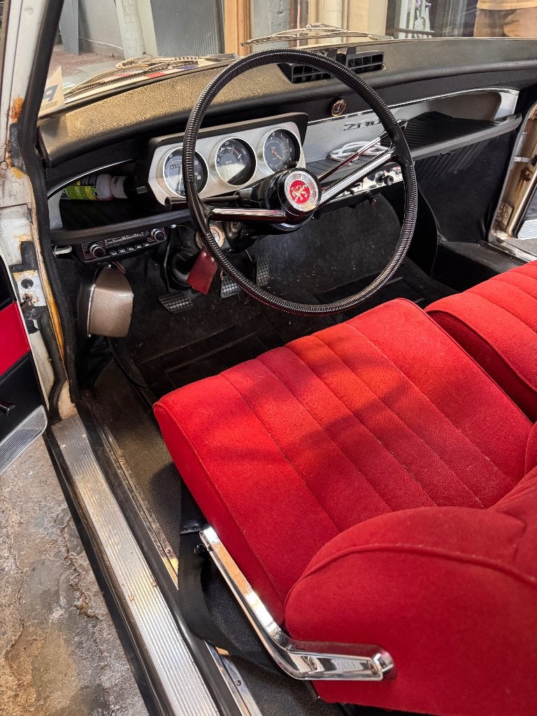 Peugeot 204 Coupé 1967, foto 8
