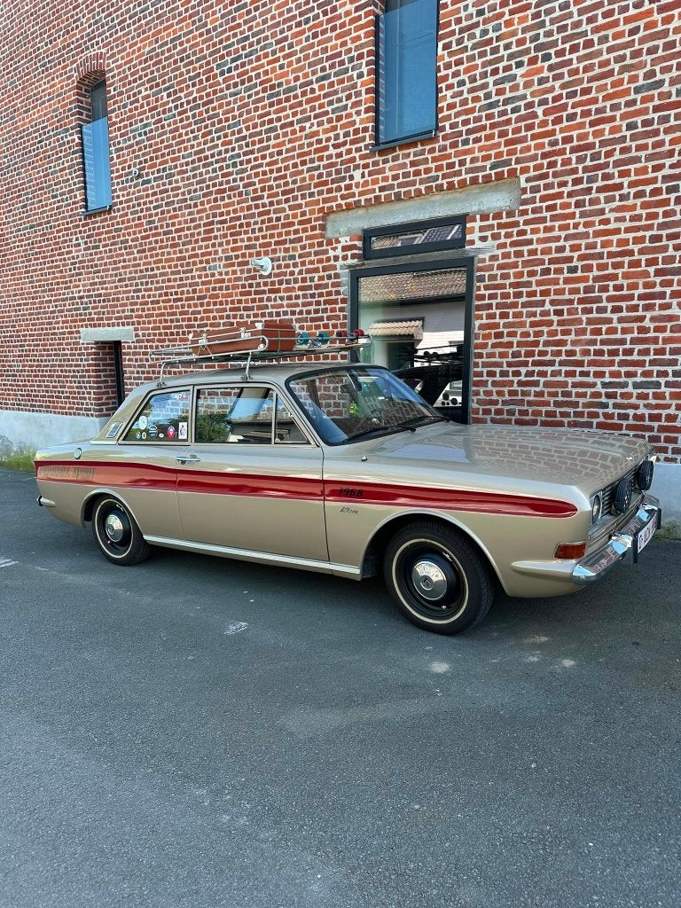 Ford Taunus 15M Mai 1968, Zwart, Zwart, Particulier, Ford